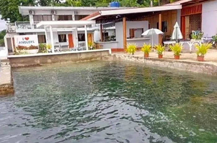 Angler's Hub & Resort